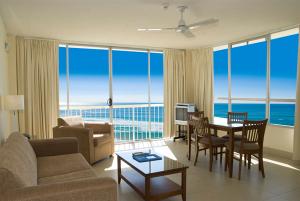 Chateau Beachside Resort Surfers Paradise